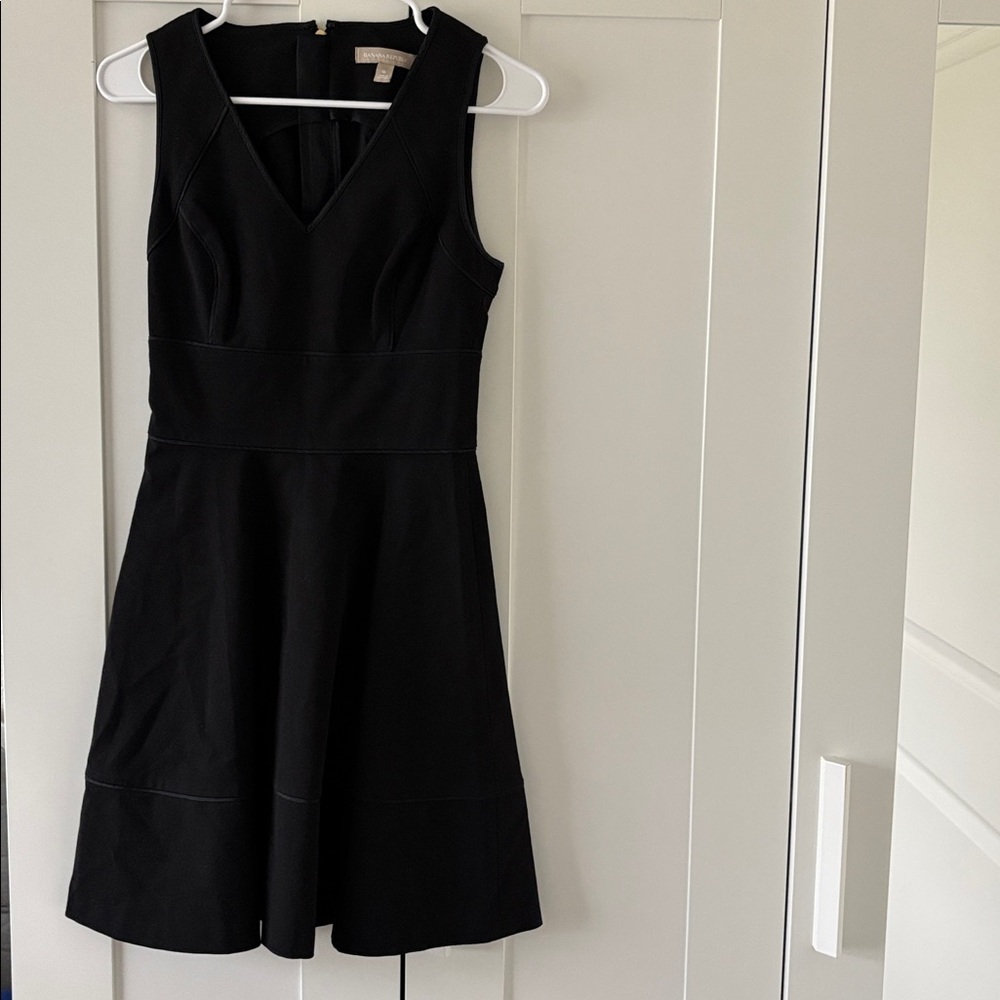 Elegant Women’s Black V-Neck Mini Cotton Dress Size 0